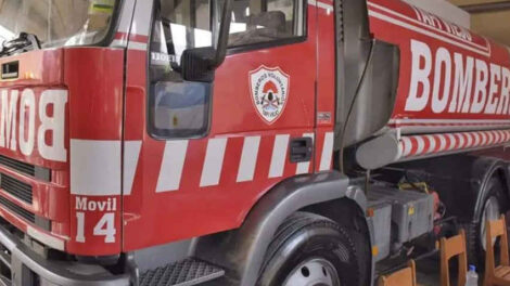 Donan un Camión Cisterna a los Bomberos de Tafí Viejo
