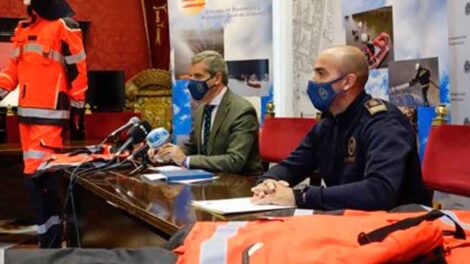 Los Bomberos de Granada estrenan nuevos trajes
