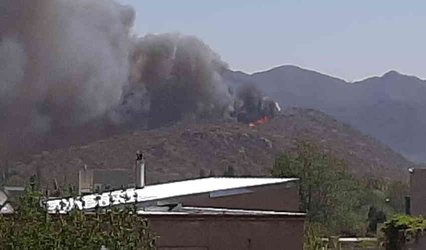 Bomberos combaten un incendio en Juana Koslay