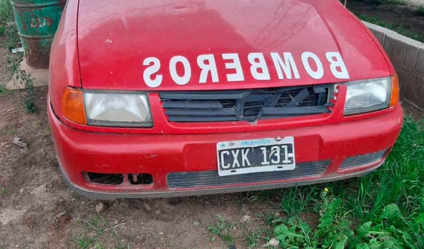Destruyen un móvil de los bomberos voluntarios de Olaeta 