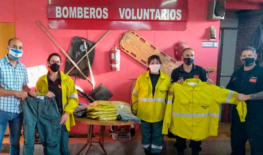 Nueva indumentaria para los Bomberos de de la Punta