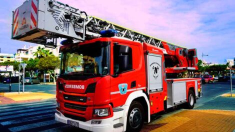 Nuevo camión para el Parque de Bomberos de Roquetas