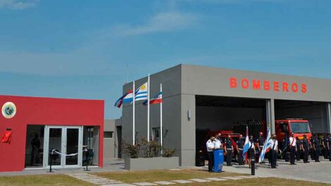 Inauguran destacamento de bomberos en barrio Carrasco