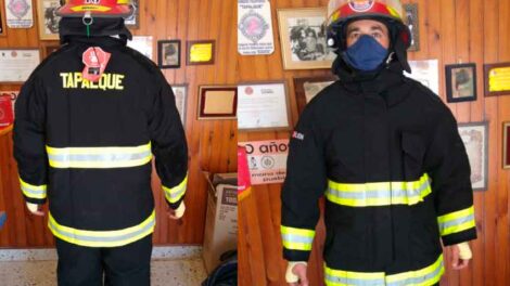 La firma Equipaer entregó equipos de trajes estructurales a Bomberos de Tapalque