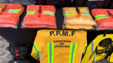 Entregan material Vallfirest a Bomberos Voluntarios