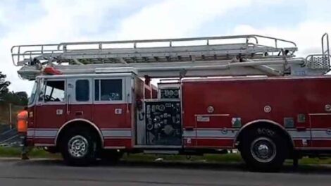 Llego la nueva autobomba de Bomberos Voluntarios de Lincoln