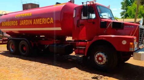 Bomberos de Jardín América incorporaron un camión cisterna