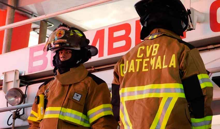 Dotan a Bomberos con equipo de protección contra incendios