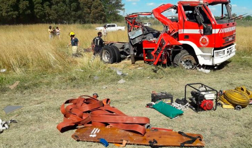 Volcó unidad de Bomberos cuando se dirigía a apagar un incendio