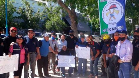 Bomberos se manifestaron para pedir que eleven el monto de las pensiones