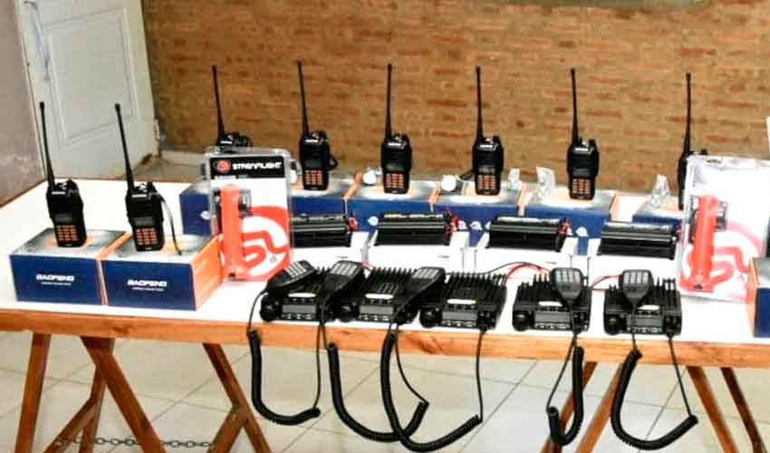 Nuevos equipos de comunicaciones para Bomberos de Dolavon