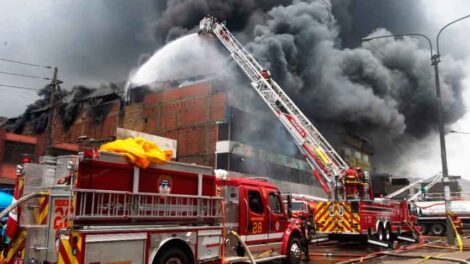 Bomberos combatieron incendio que se registro en La Victoria