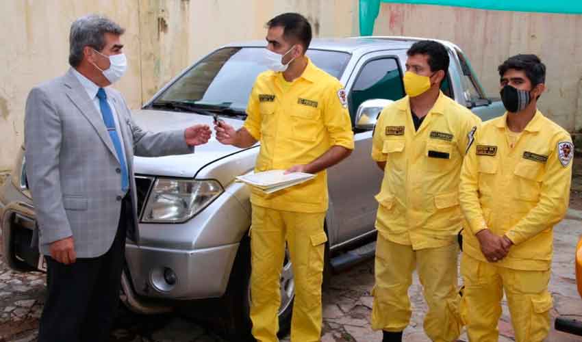 Entregan camioneta a Bomberos Voluntarios de Piribebuy