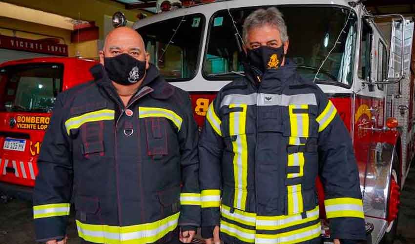 Entregan nuevos uniformes a Bomberos de Vicente López