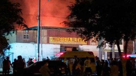 Incendio movilizó a más de 20 unidades de Bomberos