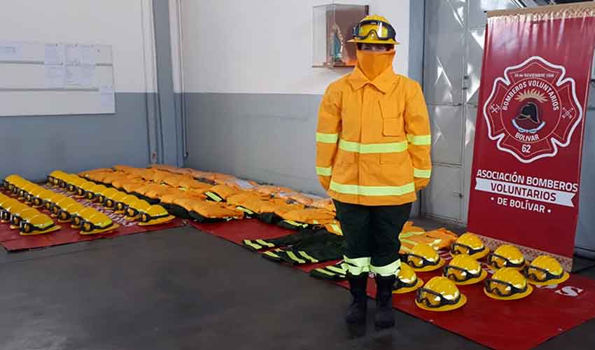 Bomberos Voluntarios de Bolívar presentó nueva indumentaria