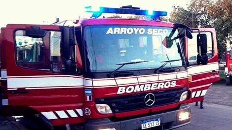 Bomberos Voluntarios de Arroyo Seco bautizaron nueva unidad