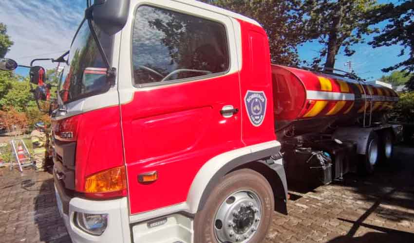 Cuerpo de Bomberos de Los Ángeles adquiere nuevo camión aljibe