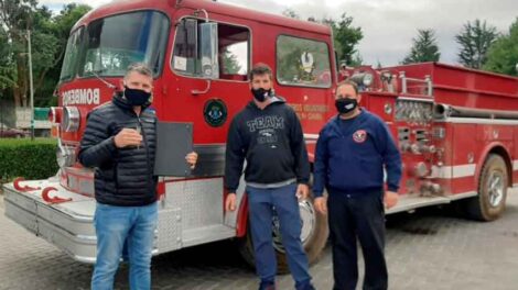 Los bomberos compraron la primera autobomba en Gualjaina