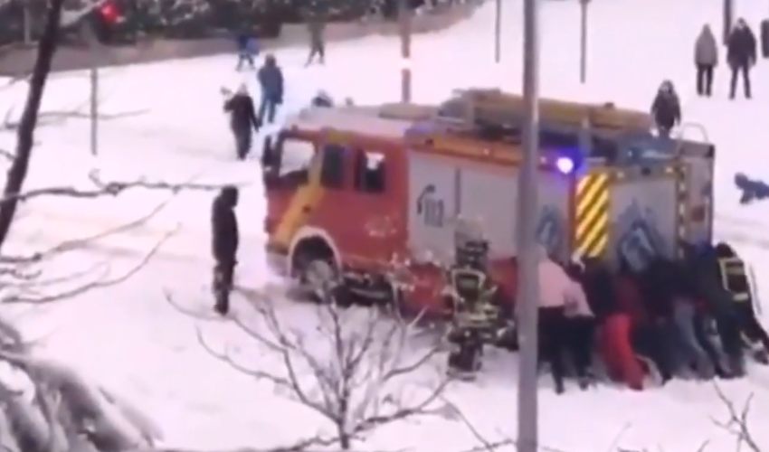 Bomberos de Madrid: "Esta vez somos nosotros los rescatados"