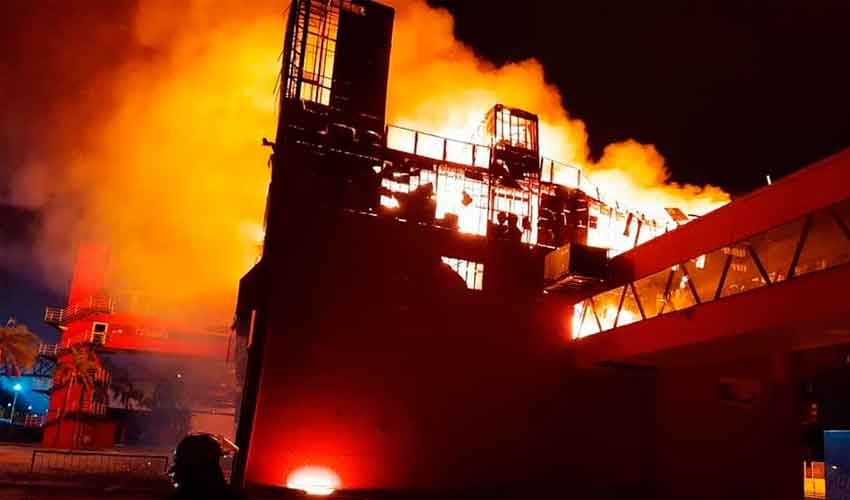 Gran Incendio en el autódromo de Termas de Río Hondo