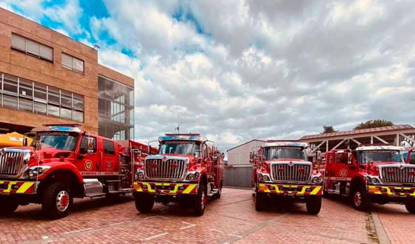 Cuerpo de Bomberos de Bogotá estrena cuatro máquinas