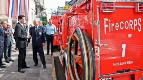 Bomberos Voluntarios recibió carros hidrantes de Japón