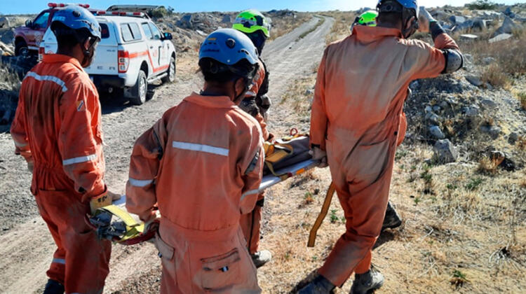 Bomberos de Puerto Madryn se capacitaron en derrumbes
