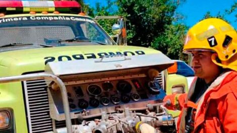 Clínica dona seguro médico a Bomberos de Caazapá