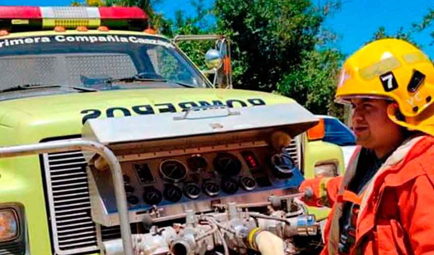 Clínica dona seguro médico a Bomberos de Caazapá
