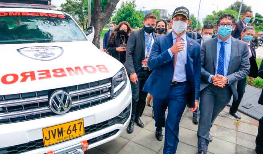 Bomberos de Boyacá recibieron camioneta y equipos para incendios forestales