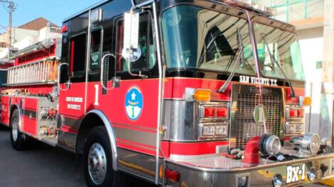 Bomberos de San Vicente da la bienvenida a moderno carro