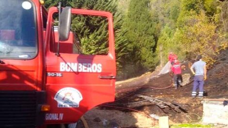 Tras el incendio los bomberos quedaron con dos móviles fuera de servicio