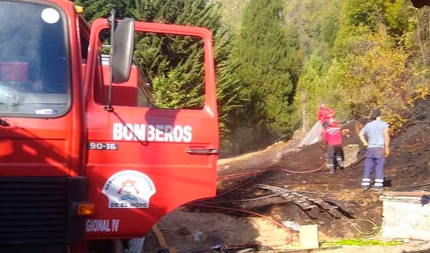 Tras el incendio los bomberos quedaron con dos móviles fuera de servicio