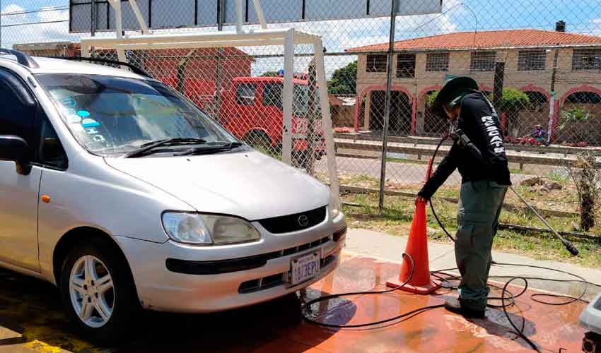 Bomberos voluntarios buscan recursos de manera creativa