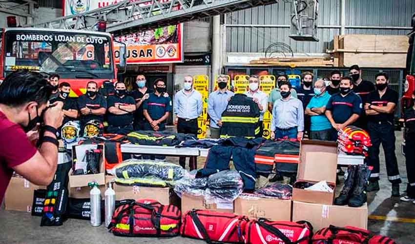 Bomberos de Luján adquirió nuevo equipamiento e indumentaria