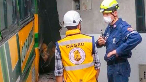 Roban a bomberos de Medellín cuando atendían una emergencia