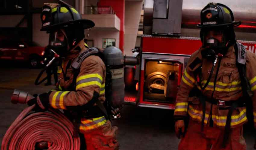 Proyecto permitiría prestar servicio militar en Bomberos