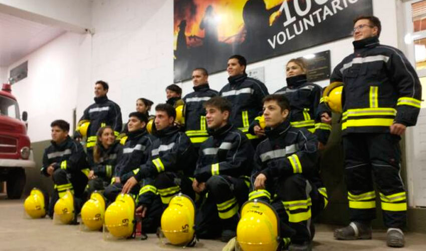 Equipamiento nuevo para los bomberos egresados en el 2020