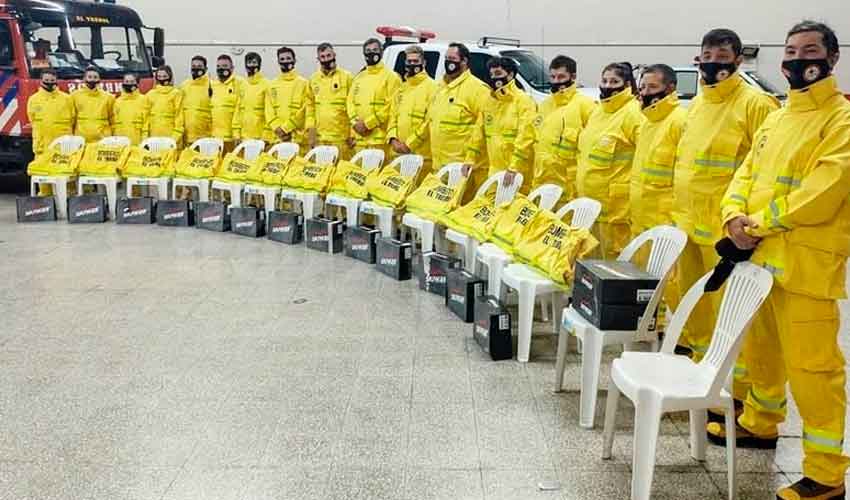 Bomberos de El Trébol con nuevos equipos forestales