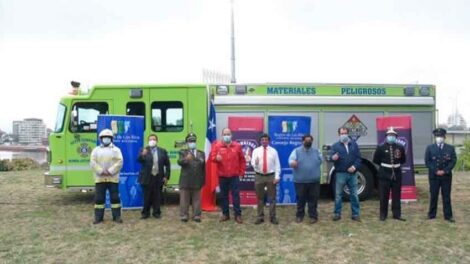 Bomberos de Valdivia recibieron oficialmente nuevo carro