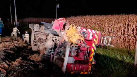 Retiro: Choque entre camión y carro de Bomberos