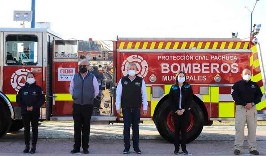 Entregaron camión de bomberos y ambulancia