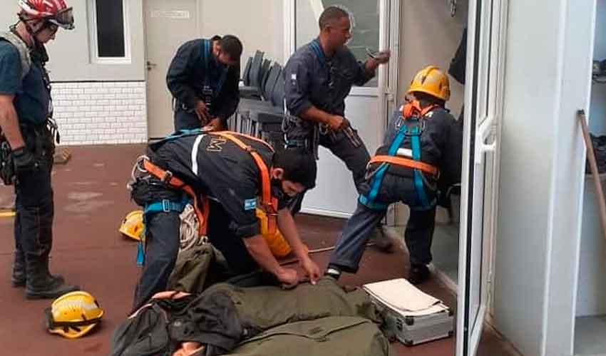 Nuevos integrantes de la brigada de rescate con cuerdas