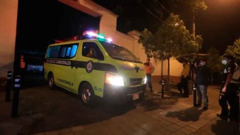 Mueren dos bomberos durante incendio forestal