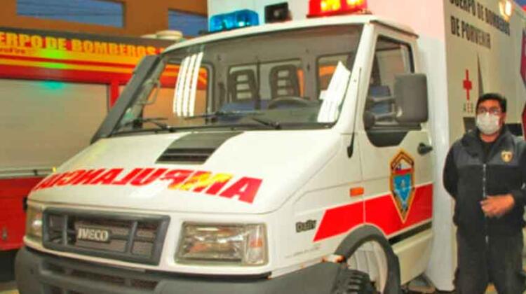 Bomberos de Porvenir puso en servicio una nueva ambulancia