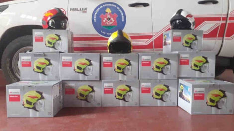Bomberos Voluntarios de Las Varillas con nuevos cascos