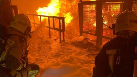Incendio en un depósito de aceite en Alicante