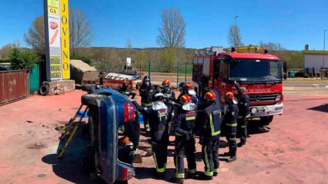 Los bomberos actualizan las técnicas de excarcelación