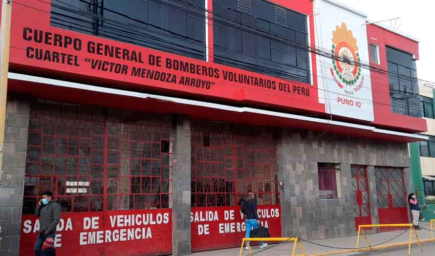 Proceso de vacunación a los miembros del Cuerpo de Bomberos